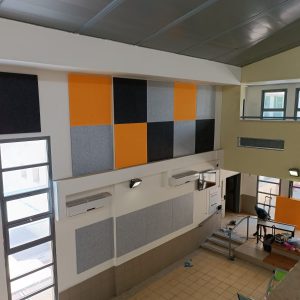 אריחים אקוסטיים בבית ספר בקדימה